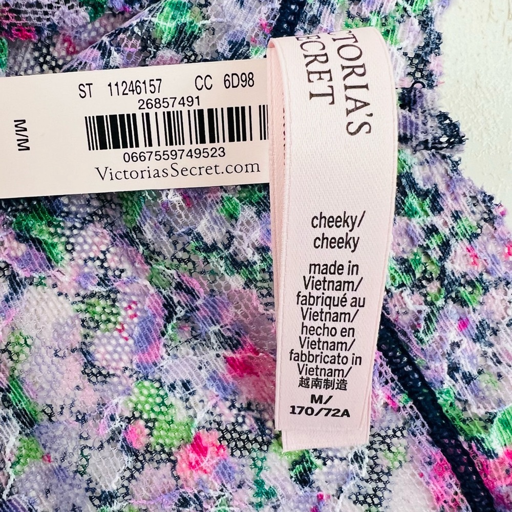 Victoria’s Secret Lace Cheeky Pantie Medium - Picture 7 of 7